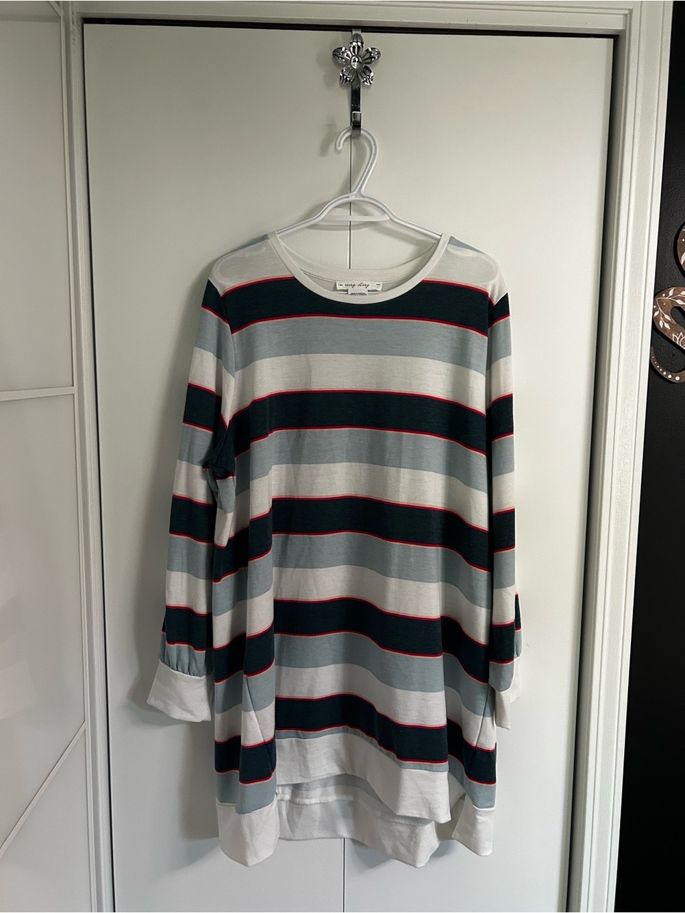 Addition Elle size 1 Tunic in White, Light Blue & Navy with Red & Peach Accents